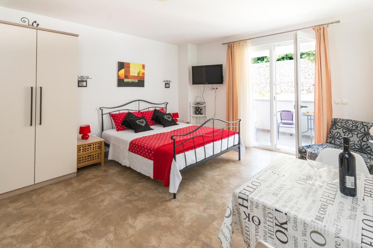 Apartments Veronika باغ المظهر الخارجي الصورة
