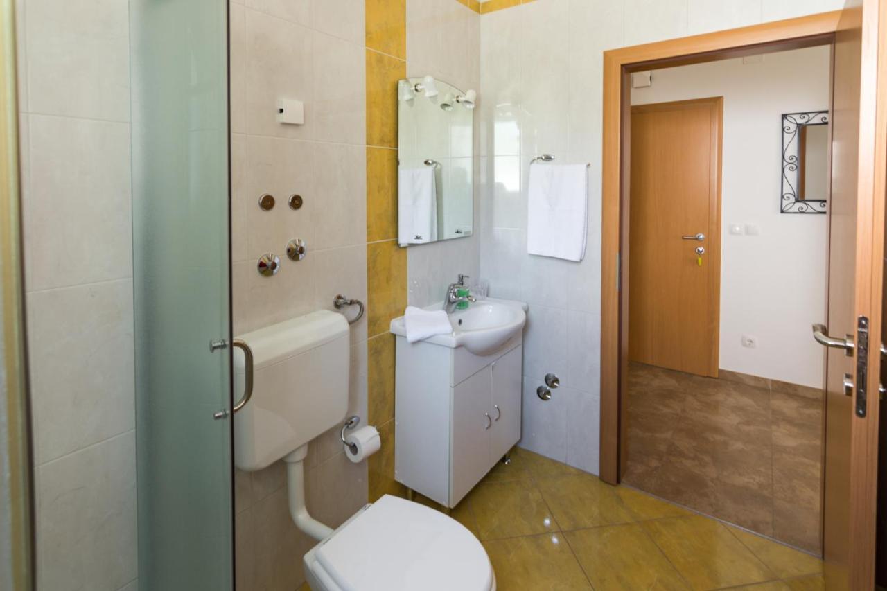 Apartments Veronika باغ المظهر الخارجي الصورة