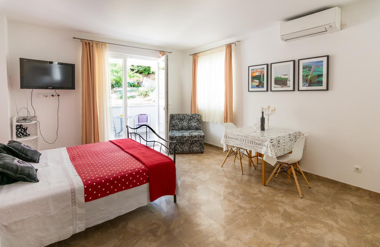 Apartments Veronika باغ المظهر الخارجي الصورة